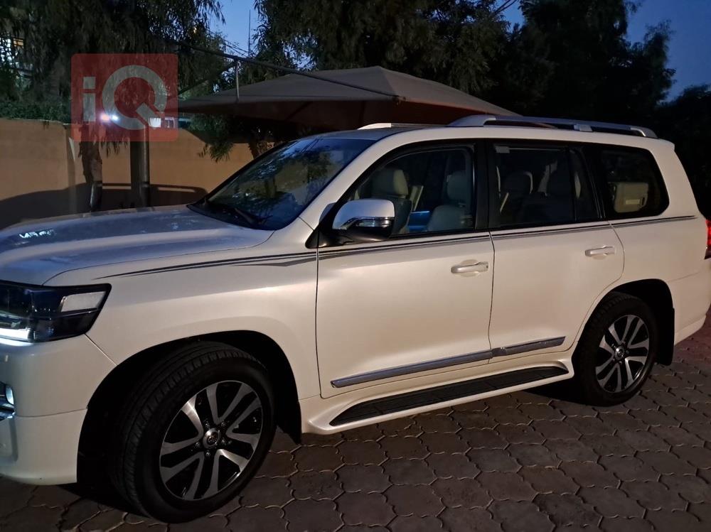 تويوتا لاندكروزر